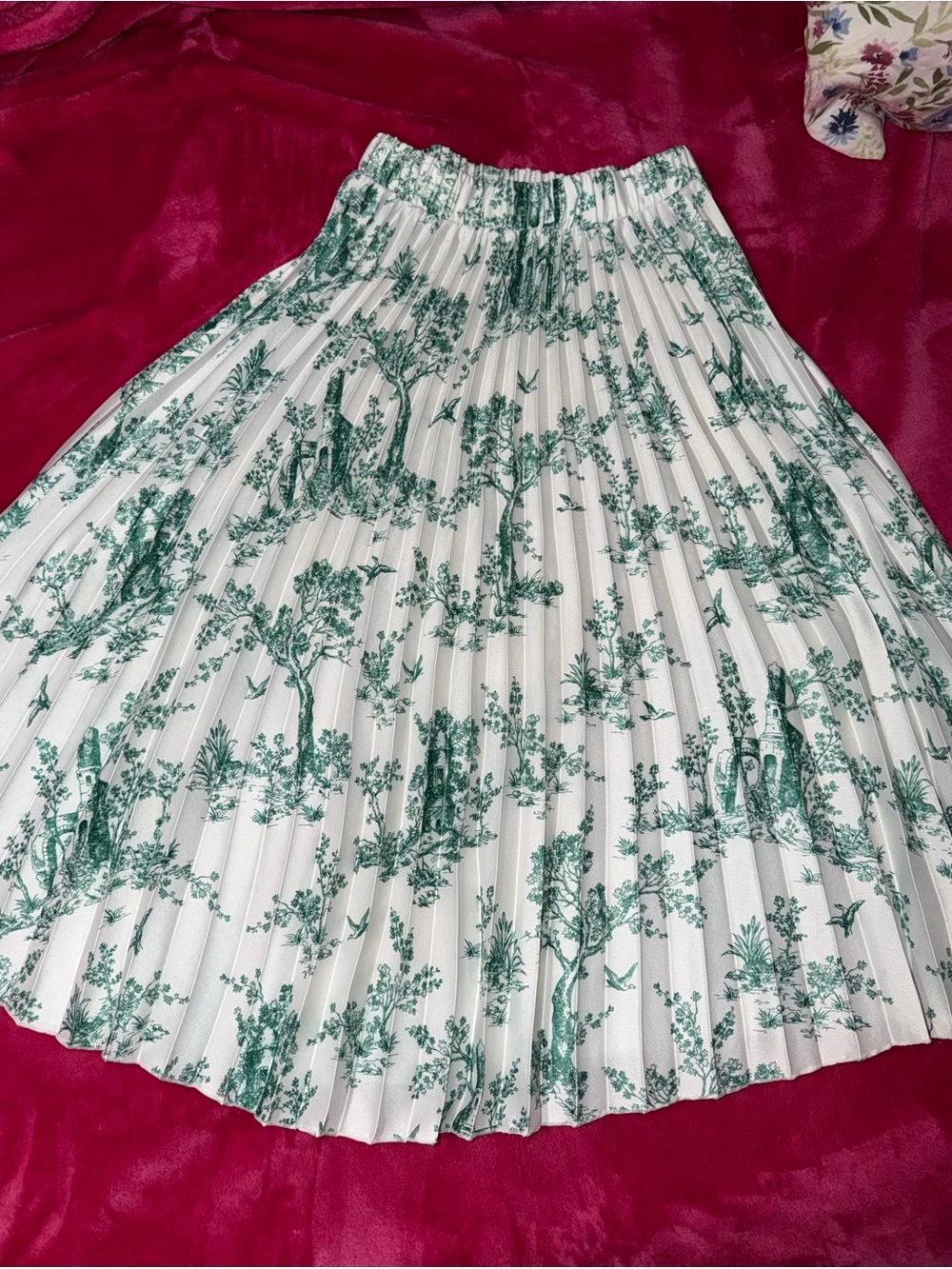 H&M White Pleated Midi Skirt with Green Scenic Print